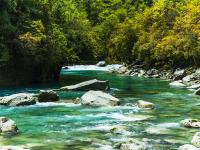 独龙江边绿水青山——普卡旺村