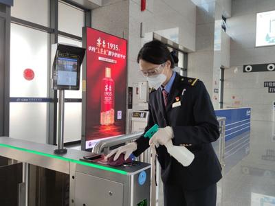 云南铁路“五一”长假首日发送旅客16.4万人次 二日预计发送10万人次