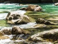 独龙江边绿水青山——普卡旺村