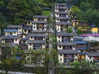 独龙江边绿水青山——普卡旺村