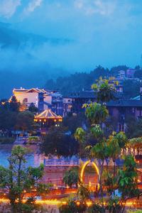 屏边滴水苗城夜景，竟这么美！