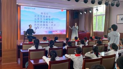 玉溪市开展“中国梦·玉溪情”·戏曲进校园文化文艺志愿服务活动