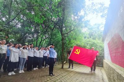 弥勒市文化和旅游局开展“传承红色基因 赓续红色血脉”庆“七一”活动