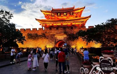 游云南 正当时丨有一种人间烟火，叫大理古城的夜晚！