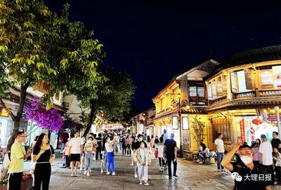 游云南 正当时丨有一种人间烟火，叫大理古城的夜晚！