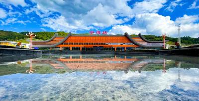 沿着总书记的足迹·云南篇 | 搭上时代快车 推动跨越发展！