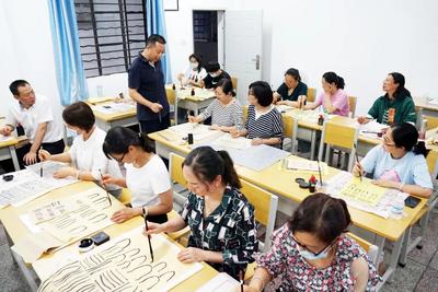 文化“夜”生活新去处：玉溪市文化馆开启夜课堂培训模式