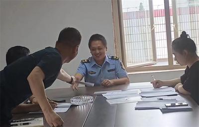 昆明市旅游监察支队耐心倾听游客诉求 为游客顺心出游保驾护航