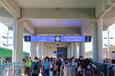 中老铁路昆磨段推出计次票、定期票 