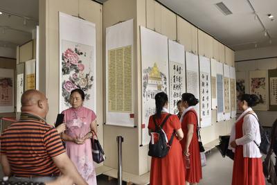 省、州老干部诗书画协会在弥勒市博物馆举办“喜迎党的二十大 翰墨颂党恩”书画联展