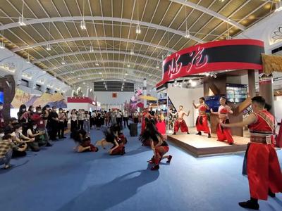 先睹为快！2022旅交会开幕，茶尊临沧赚足眼球