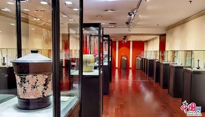 “薪火传承——田波 田静紫陶艺术展”亮相北京
