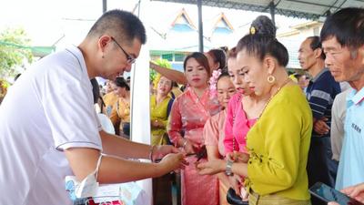 实惠便利送下乡！“云南航旅·机票大篷车进县下乡” 活动走进曼岭村