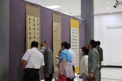“凝心聚力新时代 团结奋斗新征程”普洱市美术、书法、摄影展开展