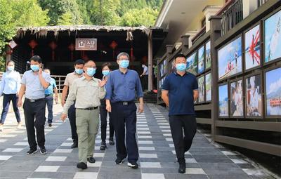 中国科学院院士、云南大学校长方精云到腾冲调研