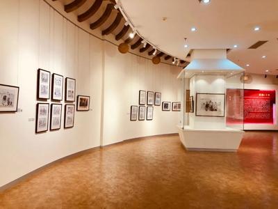 “人间正道是沧桑——党的一大至七大主题连环画展”在西双版纳州美术馆开展  