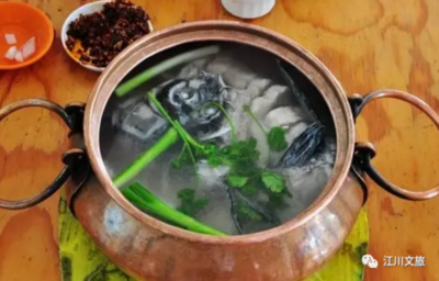 国庆就地游玉溪丨到江川的湖光山色之间寻浪漫，烟火寻常之中品美食