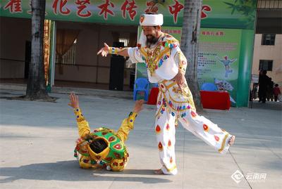 早安云南 | 傣族孔雀舞，竹林深处的摇曳身姿
