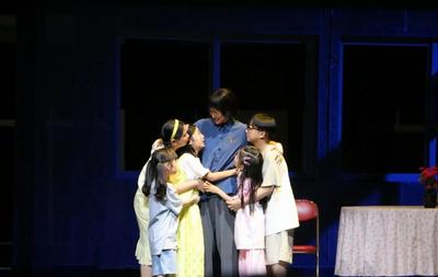 大型原创音乐剧《绽放》云南巡演圆满成功 红河州演员表现亮眼获赞