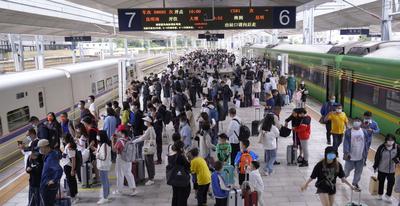 ​云南铁路暑运圆满收官 发送旅客1542万人次 同比增长52.8%