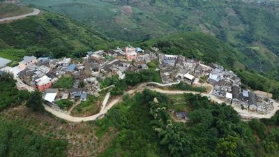 周末去哪儿玩？走，去玉溪元江羊街捡红宝石！