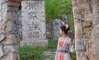 房车露营、雨中慢跑、古风游园……云南多地推出特色中秋文化活动