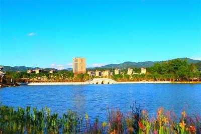 保山龙陵龙山湖，一个看湖赏月的好去处！