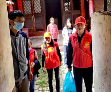 “国际盲人节”巍山县图书馆开展志愿服务活动