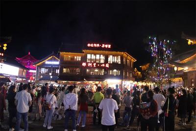 国庆节接待游客114.23万人次  “就地过节”成普洱假日主流