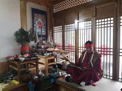 纳西族东巴画 | 东巴世家青年杨正元坚持弘扬东巴文化