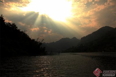 早安云南 | 富宁驮娘江：青山不改千年画，绿水长流万古诗