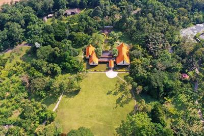 我是中国科学院西双版纳热带植物园  是科研教育基地也是“旅游天堂”