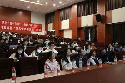 云南大学新闻学院举办中国新闻传播大讲堂节目制作经验分享会