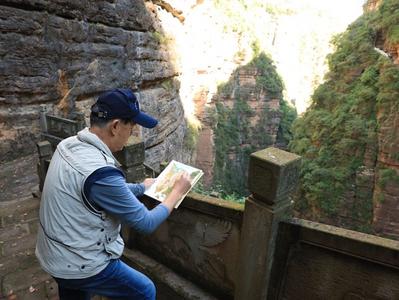 以文促旅助力乡村振兴 书画名家采风团走进己衣大裂谷