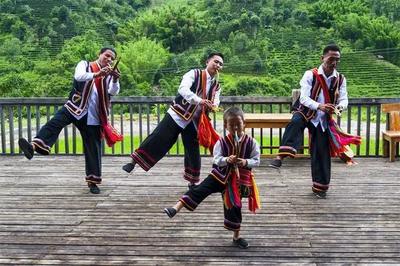 一起打卡普洱这个新晋“非遗旅游村寨”，感受原汁原味的拉祜族传统文化！