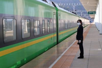 新成昆铁路12月26日全线贯通运营 成都至西昌、攀枝花、昆明旅行时间大幅压缩