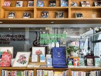 图集 | 闹市之下的静谧——璞玉书店