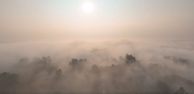 遇见楚雄丨永仁：冬日晨雾缭绕 城乡云海如画