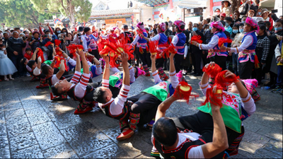 “滇南最美乡愁之旅 相约中国紫陶之都”文化旅游年在建水开幕  