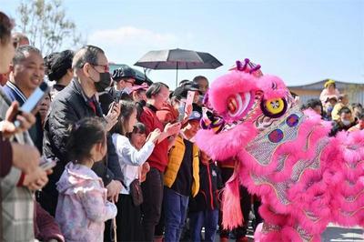 昆明融创滇池后海邀请游客过滇派大年 感受地道云南民俗年味