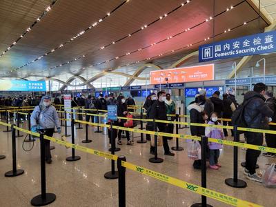 客流逐渐回升 昆明机场迎来春运首日
