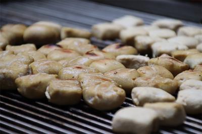 一场骑行之旅 他们迷恋上这里的美食美景……