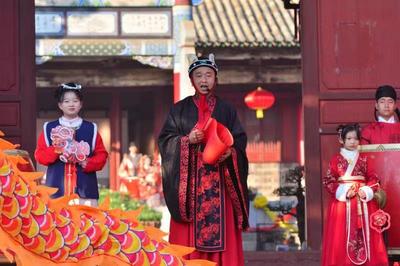 云南建水赶庙会 初一民俗很“吸睛”