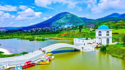 泡汤露营溜萌宠，来阳宗海华侨城过个团圆年