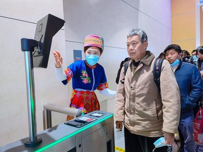 云南铁路迎来春节返程高峰 日发送旅客将突破30万