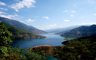 跟着徐霞客游世界滇红之乡凤庆县