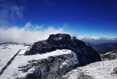 元宵佳节去哪儿玩？藏在春城的北国风光——轿子山上赏雪观冰