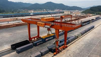 中老铁路：入境货物同比增长5倍 累计发送超1500万吨