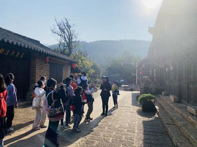 蒙自市青少年活动中心小记者团“打卡”碧色寨景区