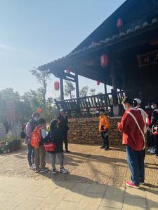 蒙自市青少年活动中心小记者团“打卡”碧色寨景区